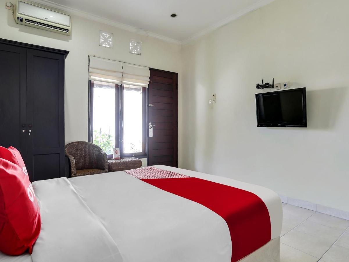 Oyo 90895 Giri Puspa Guest Hose Hotel